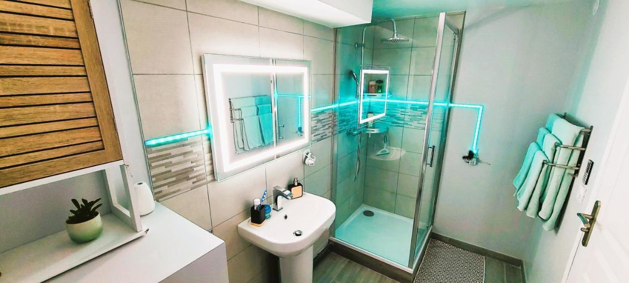 Appartement T2 Confortable - Piscine Et Jacuzzi Pierrelaye Exterior foto