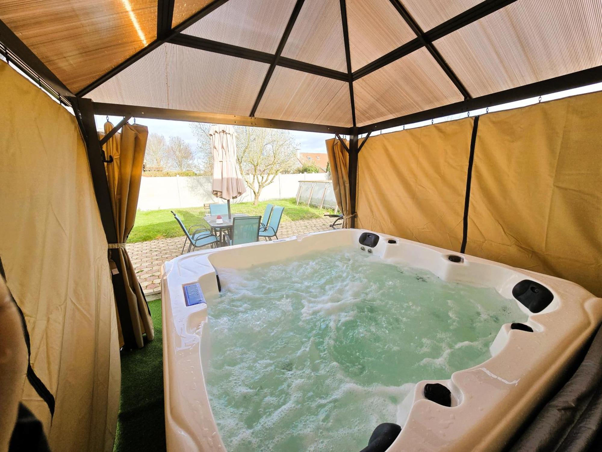 Appartement T2 Confortable - Piscine Et Jacuzzi Pierrelaye Exterior foto